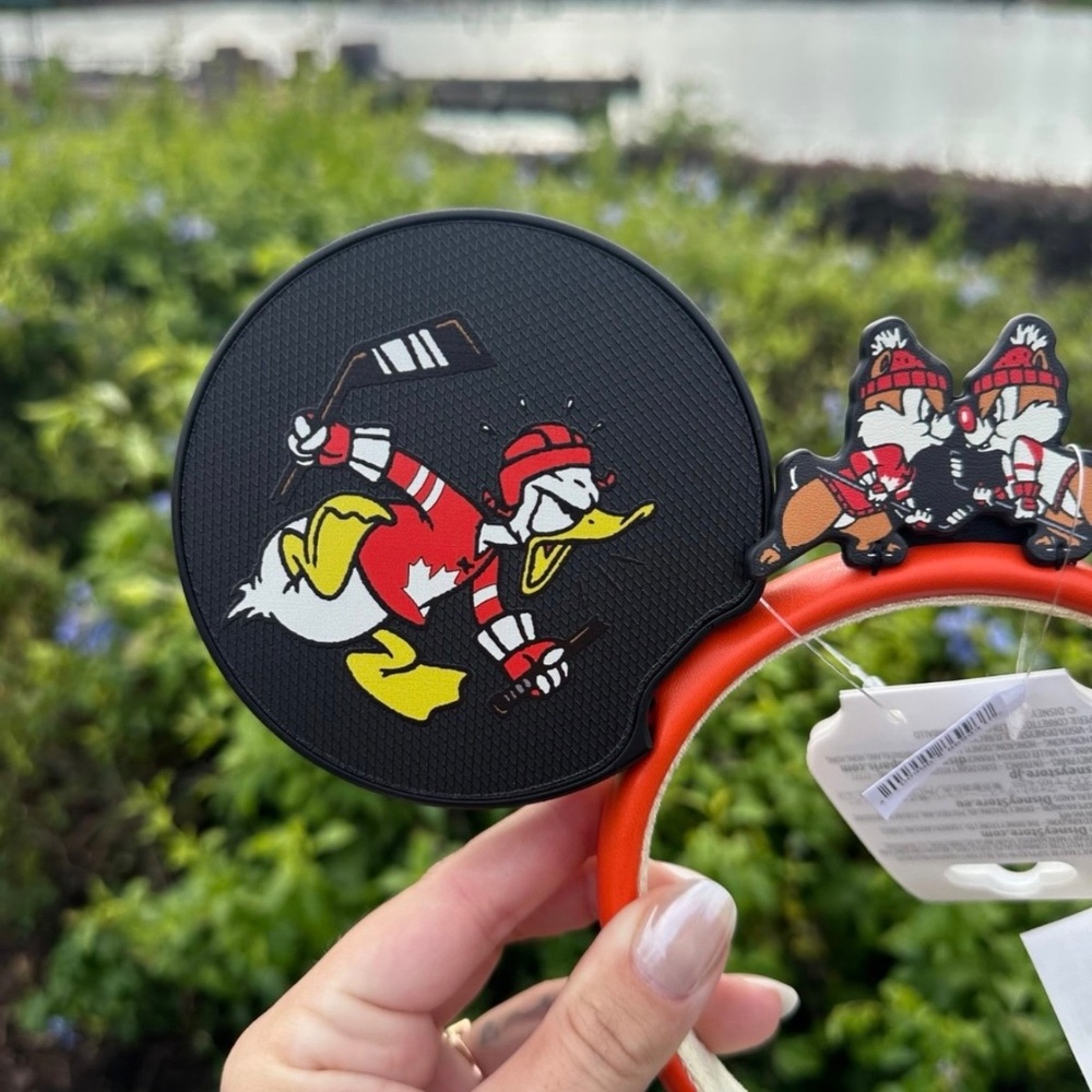 2025 Disney Epcot Canada Pavilion Hockey Ears Headband Mickey & Friends NWT - Picture 2 of 4
